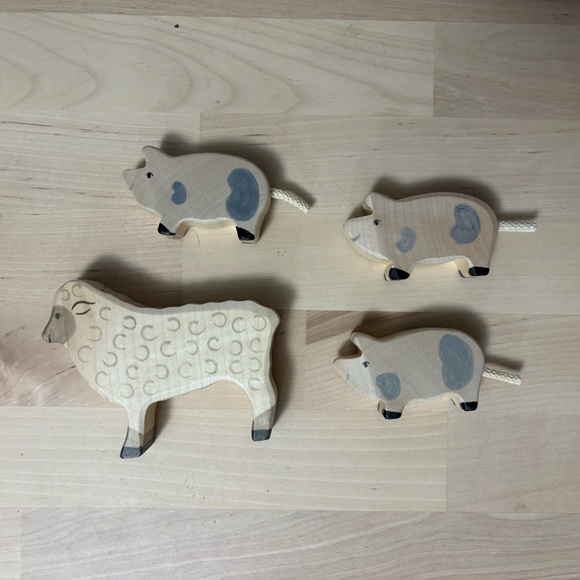 Holztiger Farm Animals NWOT - Picture 2 of 3